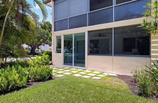 Updated 2 Bedroom Condo in Moorings