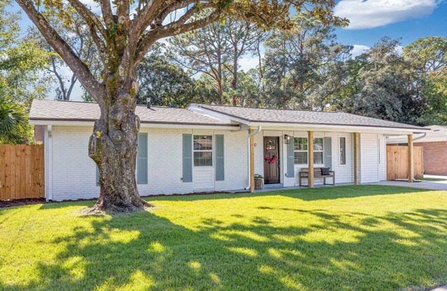 Updated 4-BR home. 7 mins from beach. Huge backyard w/firepit