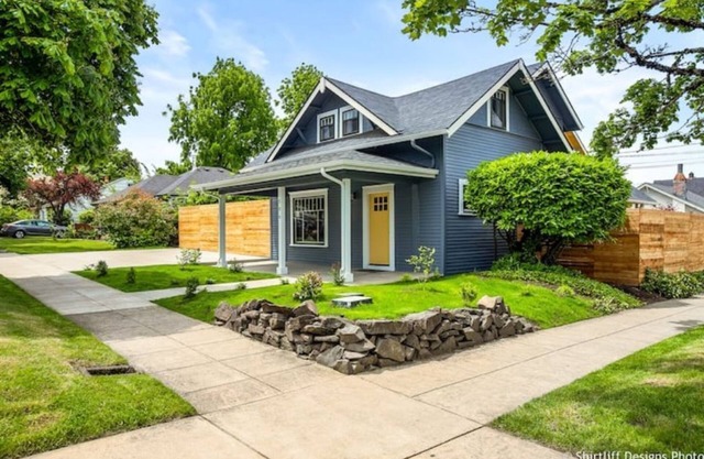 Updated and cozy, 1 block to Matthew Knight Arena and 3 blocks to Hayward Field.