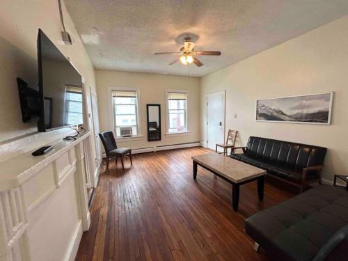 Updated apartment near Whole Foods, Brown University 32
