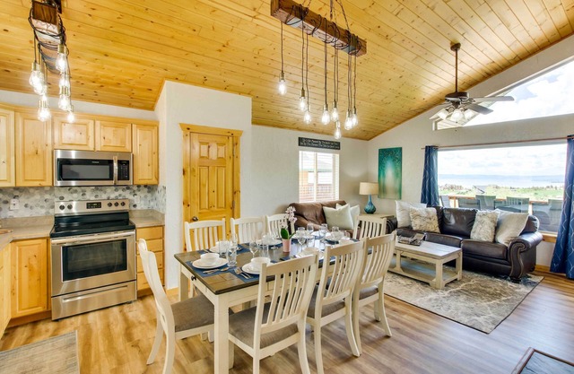 Updated Cabin w/Views ~ 1 Mi to Bear Lake!