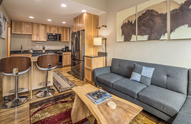 Updated condo at Big Sky Mountain Village, close to the Slopes - Hill Condo Escape