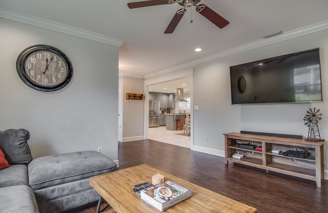 Updated Midtown Home, 12 min from FSU