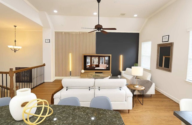 Updated Private Jacuzzi 3 BR Galleria Home Sleeps 7
