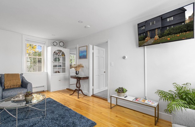 Updated single level unit in the heart of Salem Common.