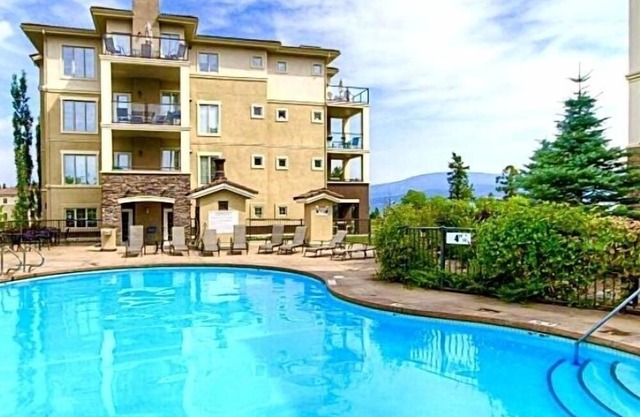 Upgraded, Large 3 Bedroom Condo - Okanagan Golf Course, Sleeps 6, Pool & Hot Tub