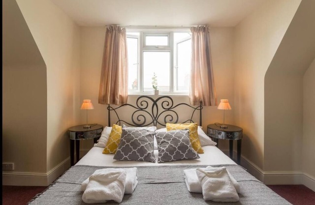 Upper Rock 10 - double room en-suite