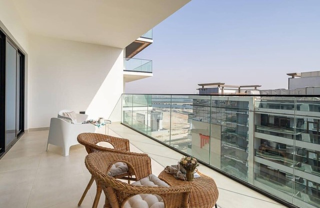 Upscale 1BR Apt w/Spacious Balcony - Sleeps 3