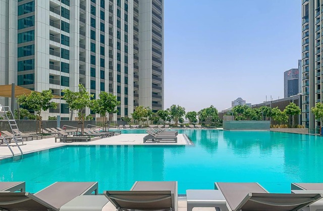 Upscale 2BR w Burj Khalifa Views in Downtown
