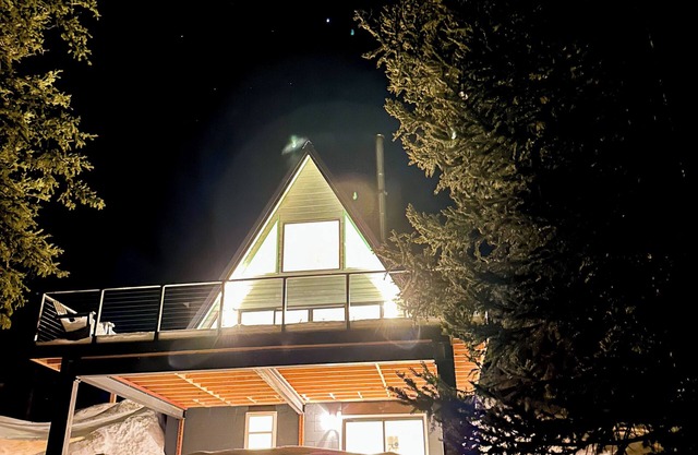 Upscale A-Frame. Hot Tub. Dog Friendly. Elope. Close to Breckenridge