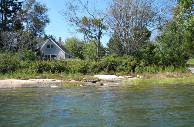 Upscale Charming Chalet Style Cottage