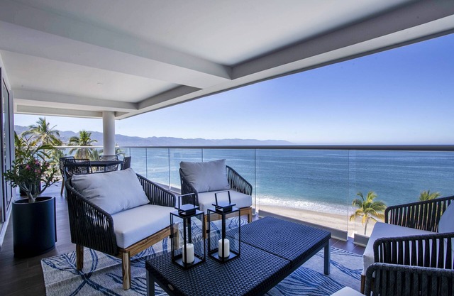 Upscale Corner Unit w/Large Wrap Around Balcony & Pools