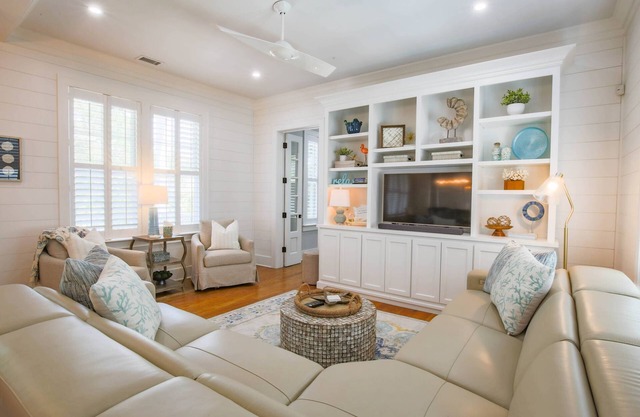 Upscale, Custom Home 3 Doors From Beach w/Private Pool, Hot Tub & Screened Porch, Bunk Room & Den