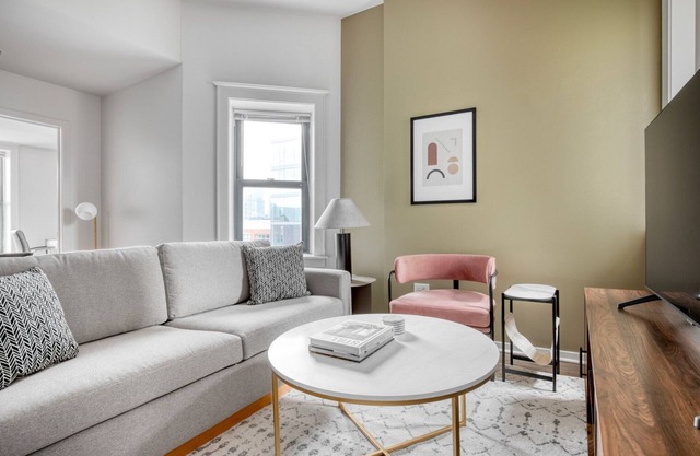 Upscale South Loop 1BR nr L & Grant Park, by Blueground