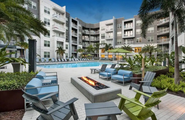 Upscale Unit in Downtown Tampa