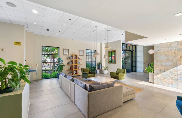 Uptown Inn by Vantaggio - Limited Service Apart-Hotel