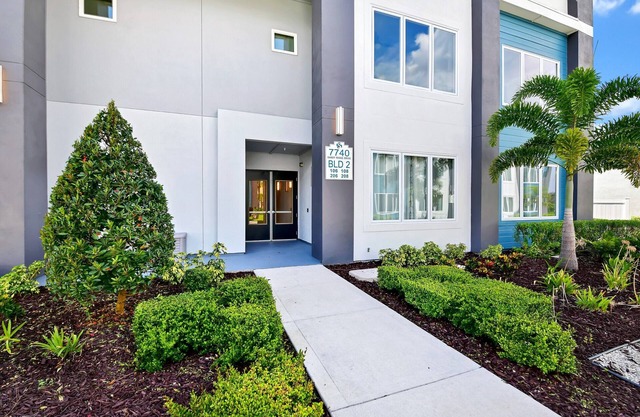 Urban Condo near Disney with Resort & Waterpark Access - B2-108