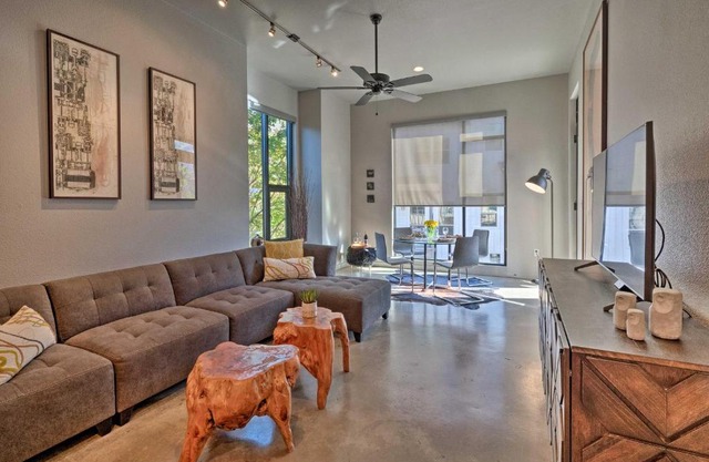 Urban Escape in SoLA with Private Patio!