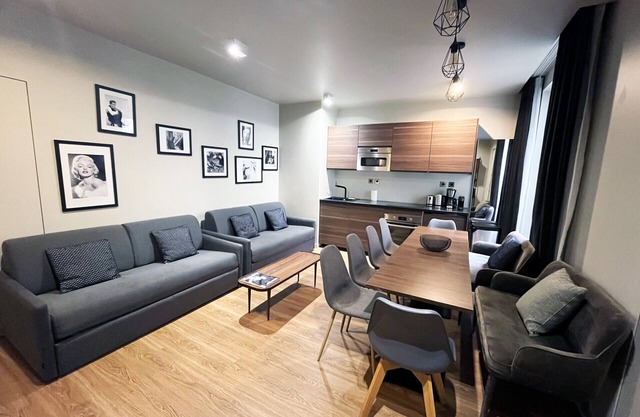 Urban Flat 78 - Beautiful 3 Bedroom in Le Marais