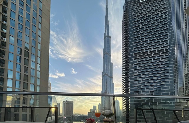 Urban Luxury: 2BR w/Spectacular Burj Khalifa viewnn