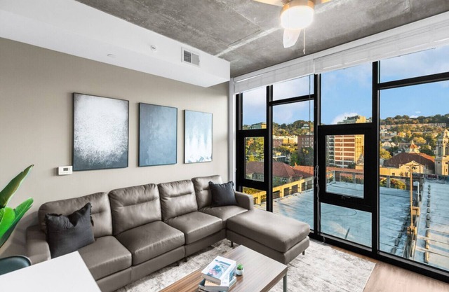 Urban Retreat 2BR Near UAB S71