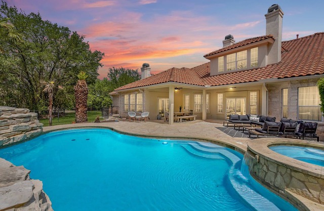 UT Football Fave - Pool, Hot Tub, Fire Pit
