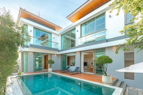 V218 Brand New Near Best Beaches & Boat Avenue