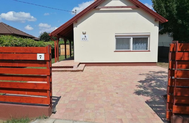 V7 Petite Maison