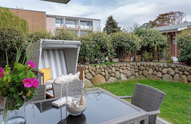 Vacation apartment "Strandläufer A2" in Wenningstedt with 3 bedrooms
