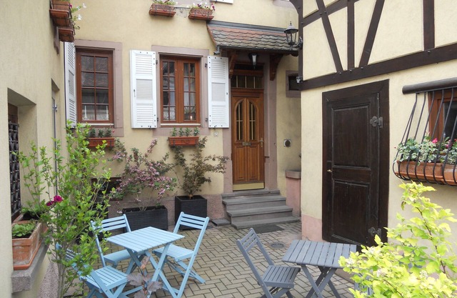Vacation apartment (100 sqm) for 2 to 7 people in Obernai (Alsace)