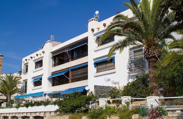 Vacation apartment in an apartment complex directly by the beach