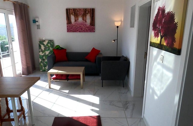 Vacation Apartment 'Rosa Eden' with Mountain View, Balcony and Wi-Fi