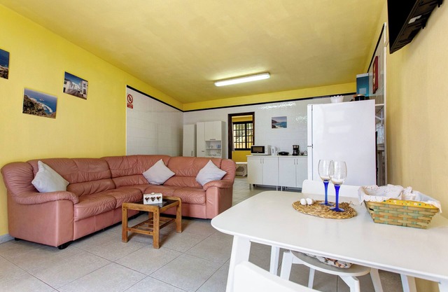 Vacation Apartment 'Vista Al Mar' with Sea View and Wi-Fi