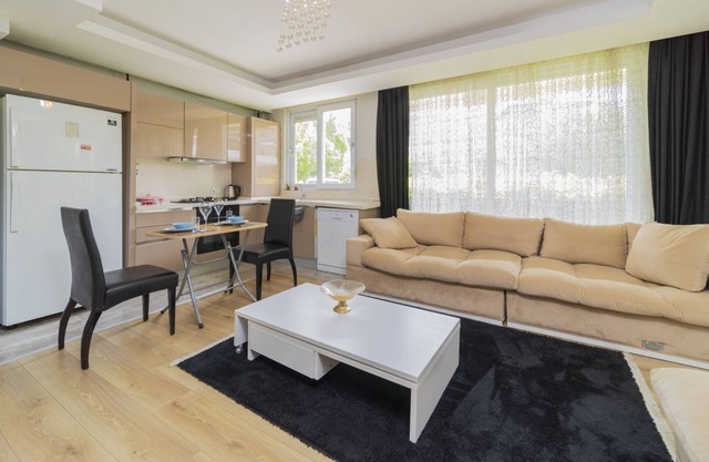 Vacation Flat w Balcony 15 min to Beach in Antalya