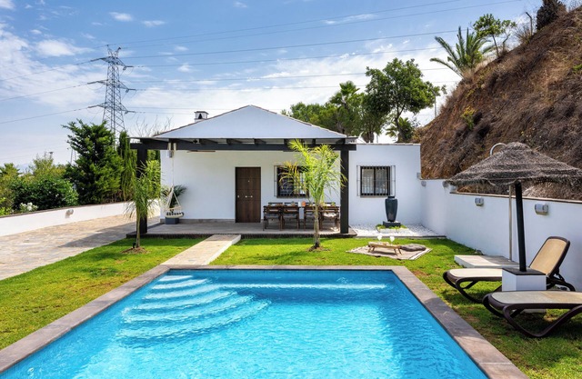 Vacation Home Kanmarala with Mountain View, Pool & Wi-Fi