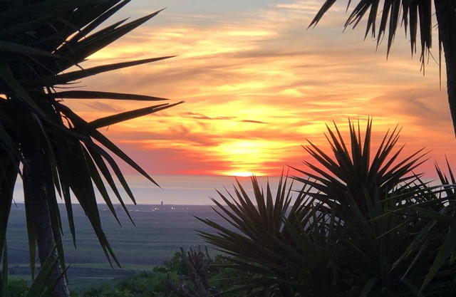 Vacation Home "Las Niñas" with Sea View, Private Terrace & Garden