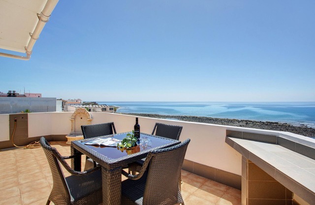 Vacation Home 'Apartamento Olas y Mar' with Sea View, Private Terrace and Wi-Fi