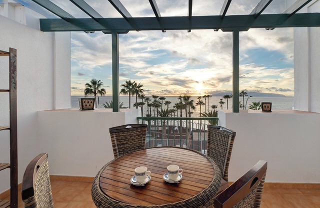 Vacation Home "Casa Laly" with Sea View, Private Terrace & Wi-Fi