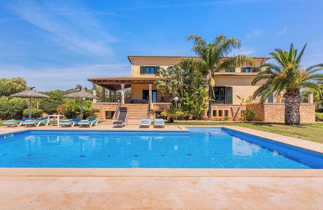 Vacation Home “Can Bou” with Mountain & Sea View, Pool, Wi-Fi, Balcony, Garden & Terrace