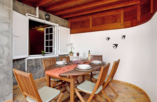Vacation Home "Casa Cordel" with Private Terrace & Wi-Fi