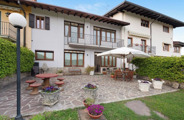 Vacation Home "Cascina Nonna Nina" with Private Terrace and 2 Balconies