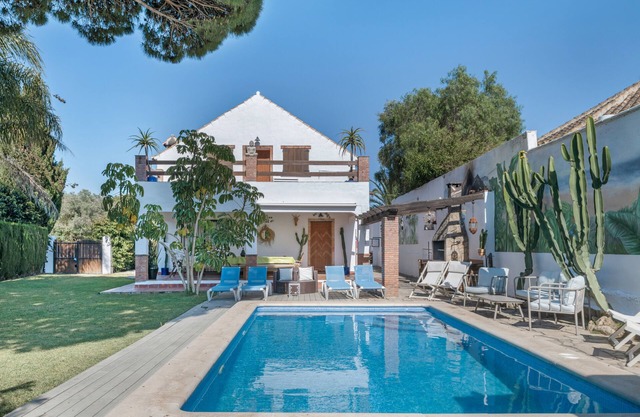 Vacation Home "El Rincon Del Che" with Private Pool, Garden & Wi-Fi