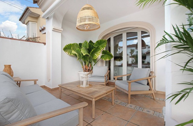 Vacation Home "La Casita Del Mar" with Private Whirlpool, Private Terraces & Wi-Fi