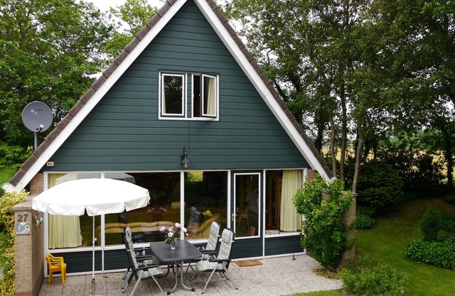 Vacation home on a park-like estate in Gudea Park