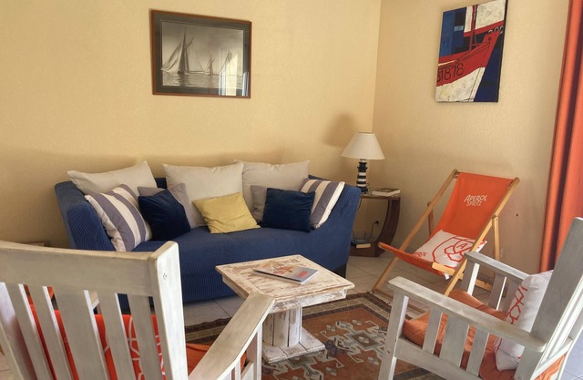 Vacation home on enclosed land 800 metres from the beach and shops