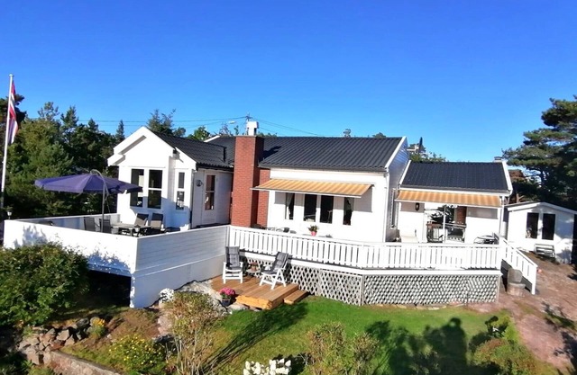 Vacation home with fantastic sea views and private jetty