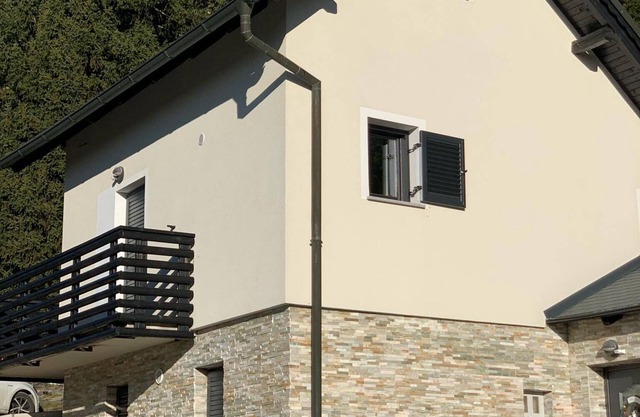 Vacation house for 8-10 persons, with hot tub and jacuzzi.