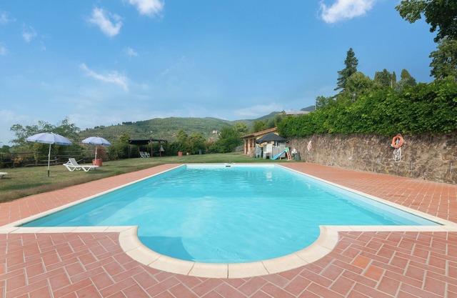 Vacation apartment 'La Chiocciola' with shared pool, shared terrace and WLAN
