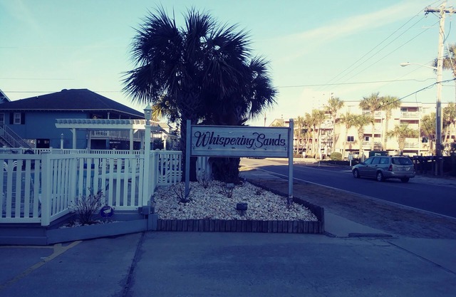 VACATION ON THE EDGE OF AMERICA
