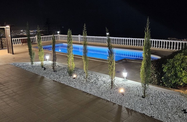 Vacation Villa 'Cool 4-bedroom with Sea Views' with Sea View, Wi-Fi and Air Conditioning
